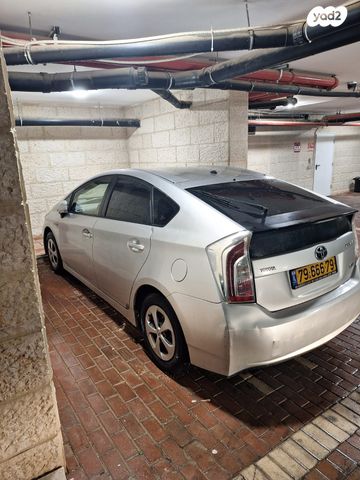 טויוטה פריוס