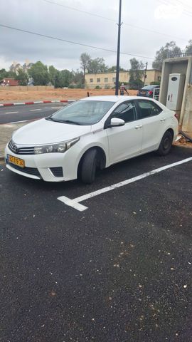 טויוטה קורולה