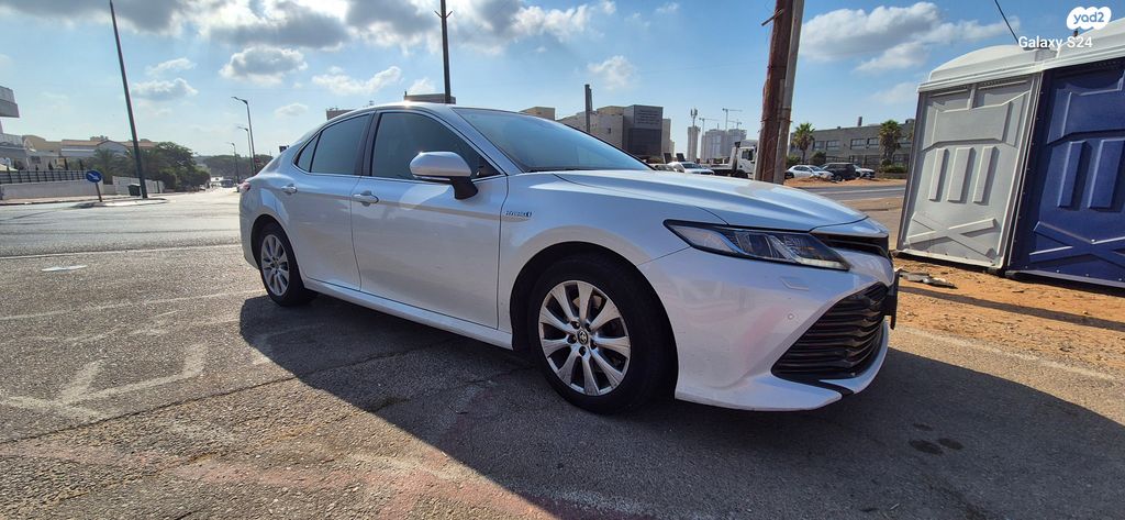 טויוטה קאמרי