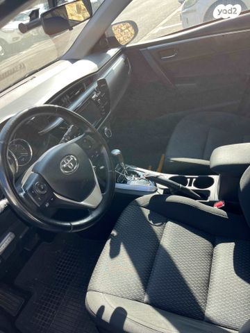 טויוטה קורולה