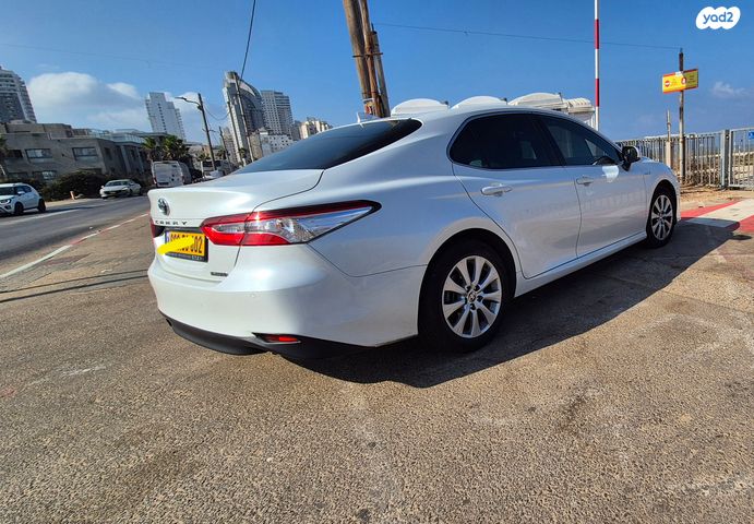 טויוטה קאמרי