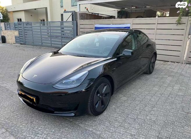 מודעת רכב טסלה מודל 3