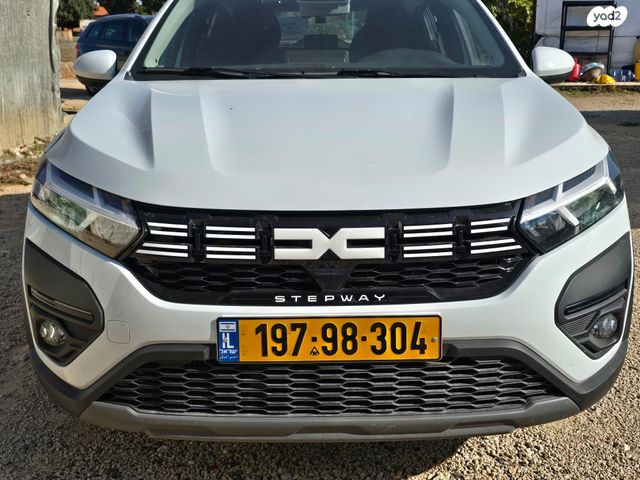 מודעת רכב דאצ'יה סנדרו Stepway
