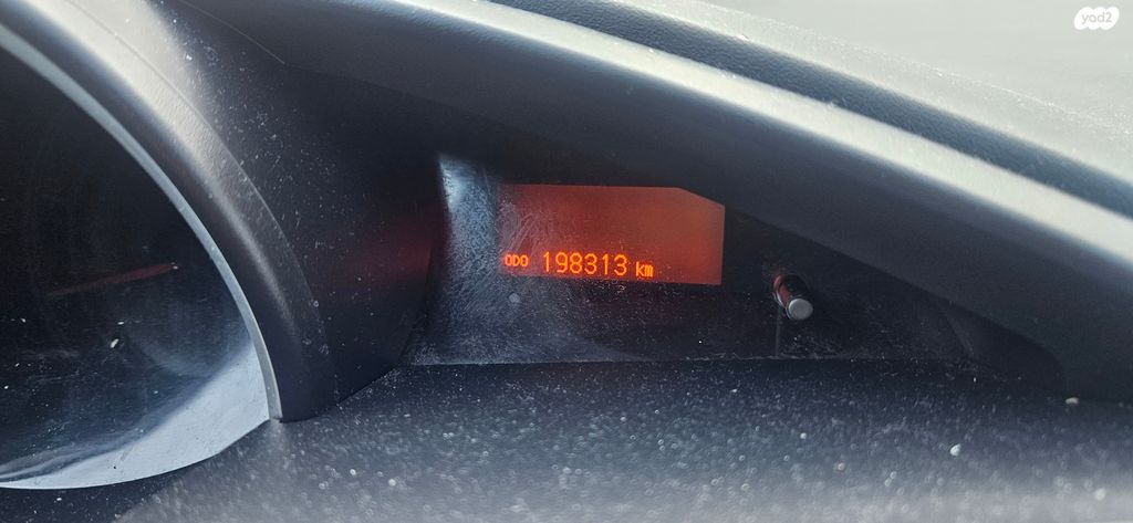 מודעת רכב טויוטה ורסו