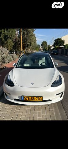 מודעת רכב טסלה מודל 3