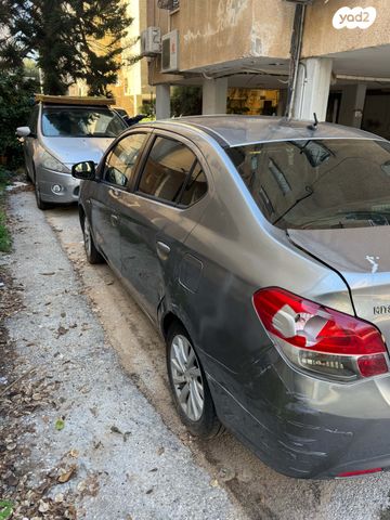 מודעת רכב מיצובישי אטראז'