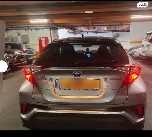 מודעת רכב טויוטה C-HR