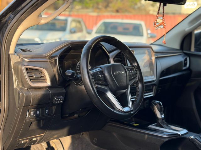 איסוזו די-מקס