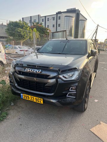 איסוזו די-מקס