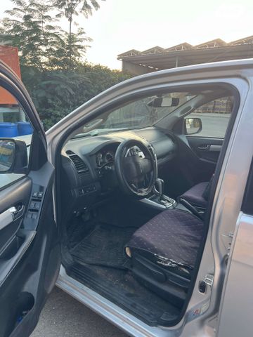 איסוזו די-מקס