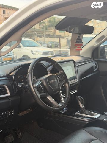 איסוזו די-מקס