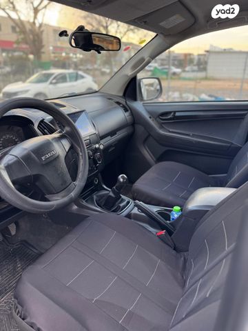 איסוזו די-מקס