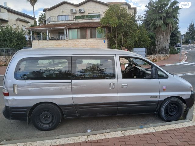 יונדאי H-1 / i800