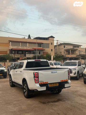 איסוזו די-מקס