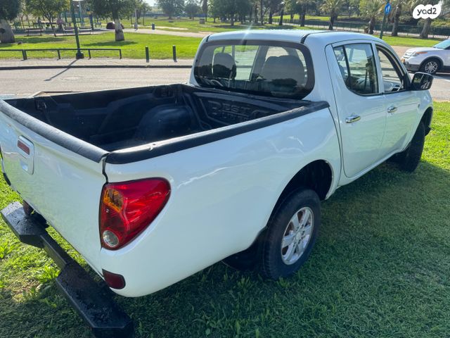 מיצובישי טרייטון / L200