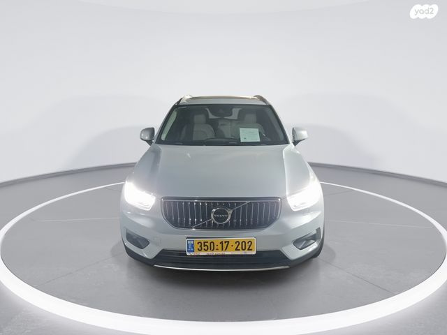וולוו XC40