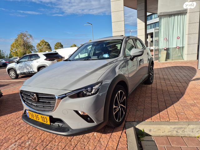 מודעת רכב מאזדה CX-3