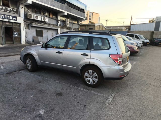 סובארו פורסטר