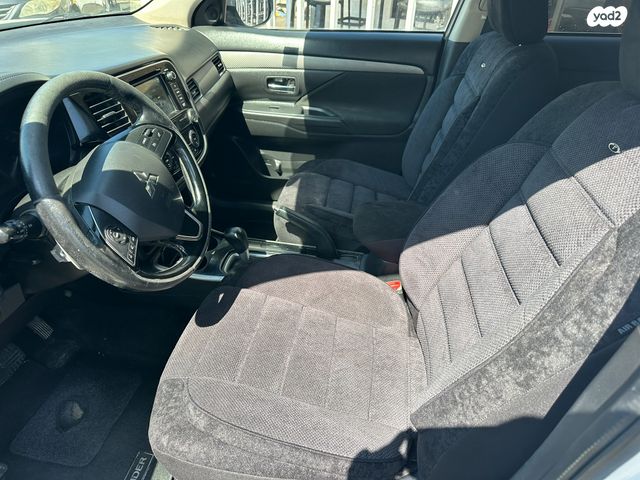 מיצובישי אאוטלנדר