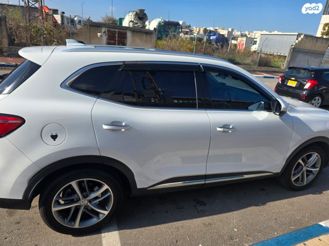 מודעת רכב אם ג'י EHS PHEV