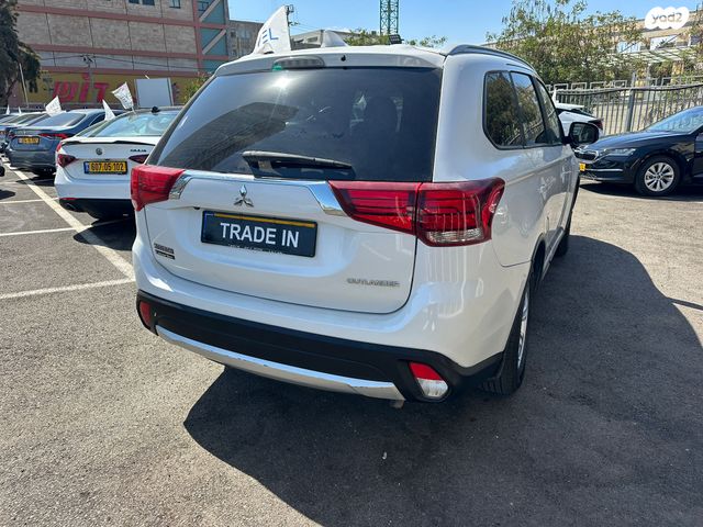 מיצובישי אאוטלנדר