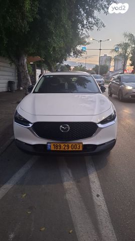 מודעת רכב מאזדה CX-30