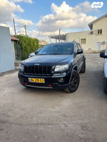 מודעת רכב ג'יפ גרנד צ'ירוקי