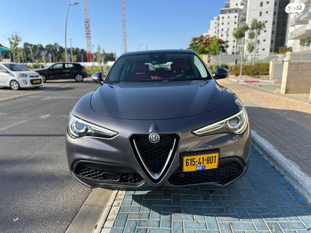 אלפא רומיאו סטלביו