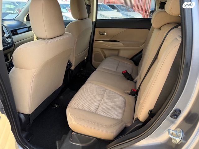 מיצובישי אאוטלנדר