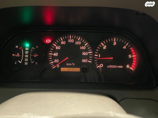 טויוטה לנד קרוזר