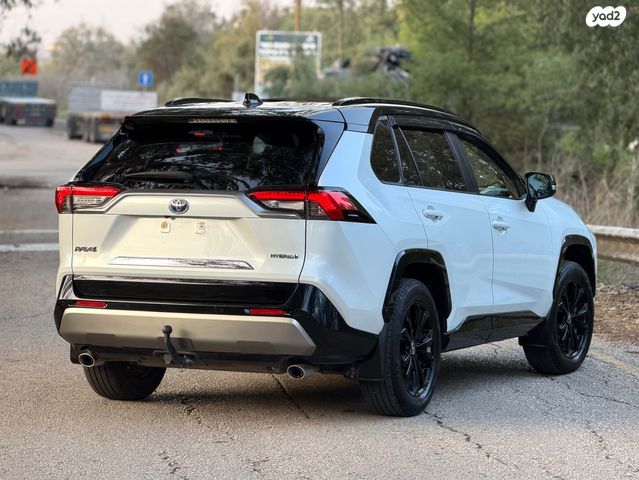 טויוטה RAV4