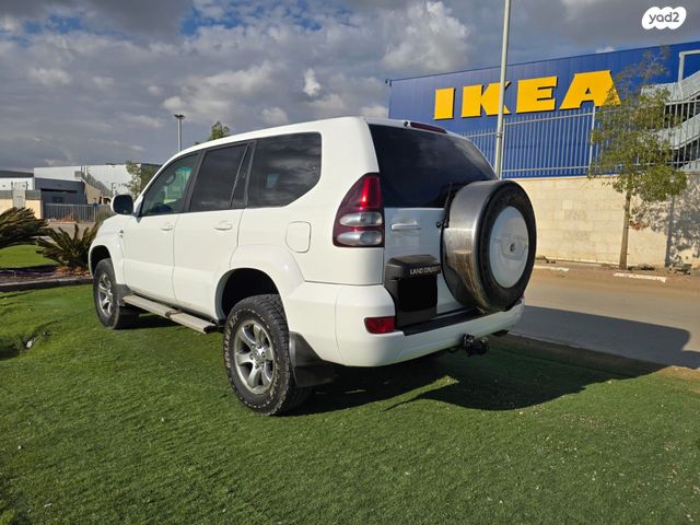 טויוטה לנד קרוזר