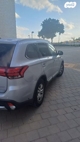 מיצובישי אאוטלנדר