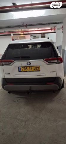טויוטה RAV4