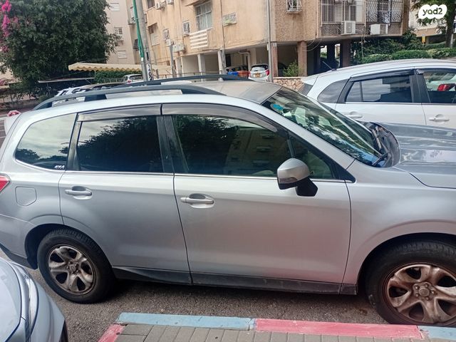 סובארו פורסטר