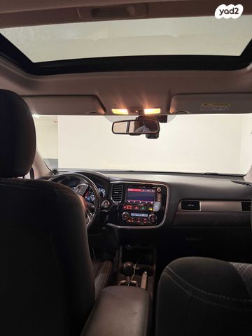 מיצובישי אאוטלנדר