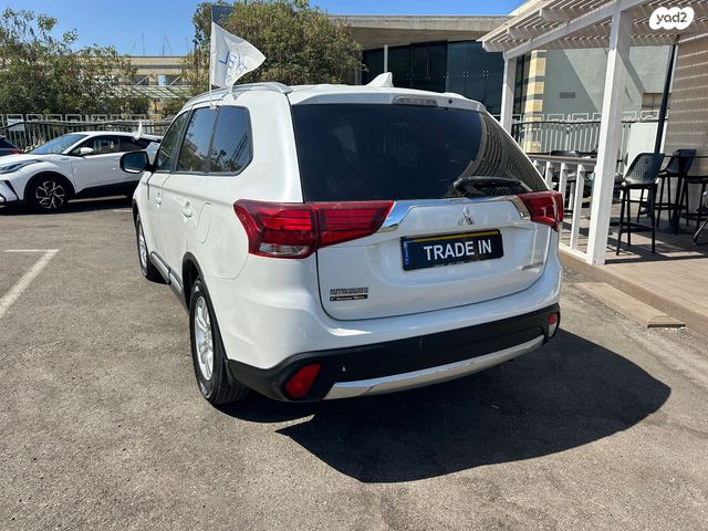 מיצובישי אאוטלנדר