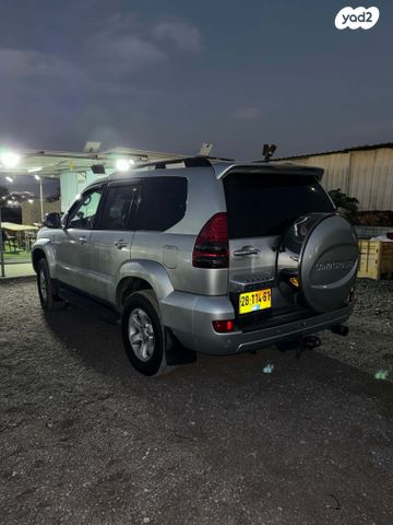 טויוטה לנד קרוזר