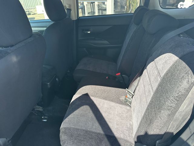 מיצובישי אאוטלנדר