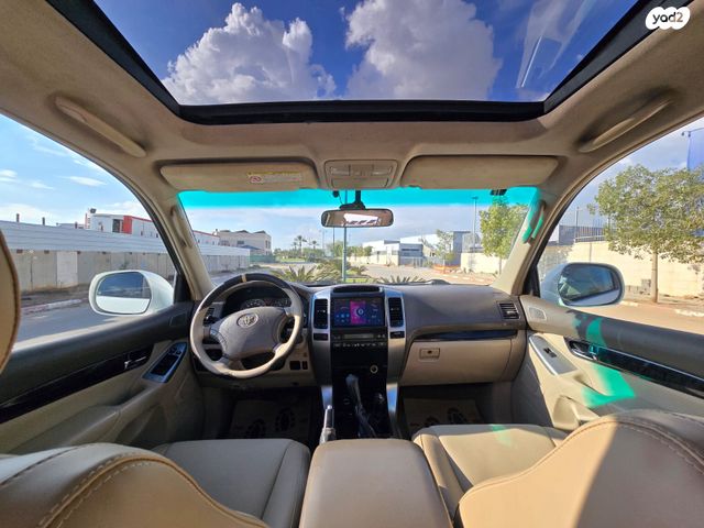 טויוטה לנד קרוזר