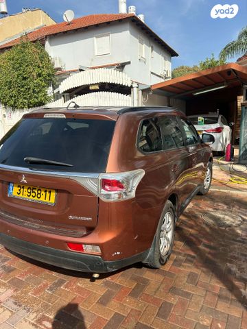 מיצובישי אאוטלנדר