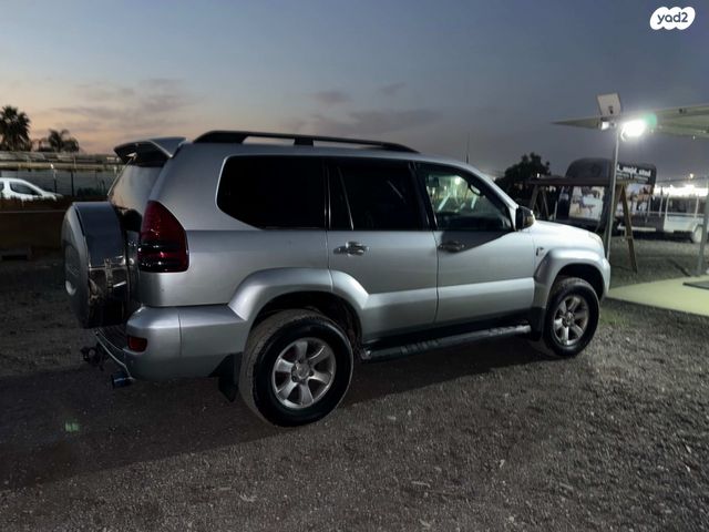 טויוטה לנד קרוזר