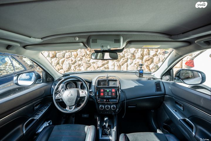 מודעת רכב מיצובישי ASX