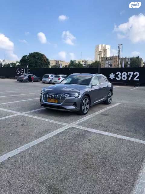 מודעת רכב אאודי E-tron