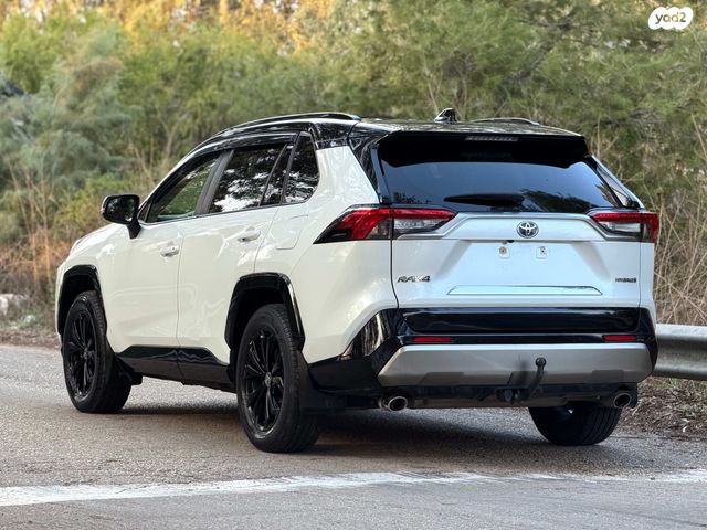 טויוטה RAV4