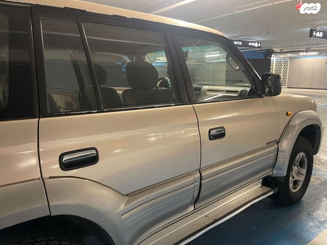 טויוטה לנד קרוזר