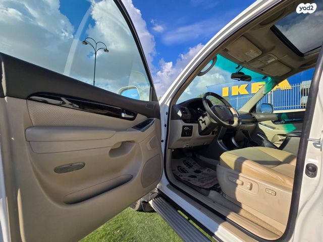 טויוטה לנד קרוזר