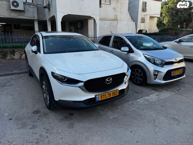 מודעת רכב מאזדה CX-30