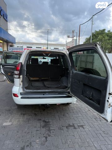 טויוטה לנד קרוזר