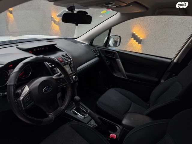 סובארו פורסטר